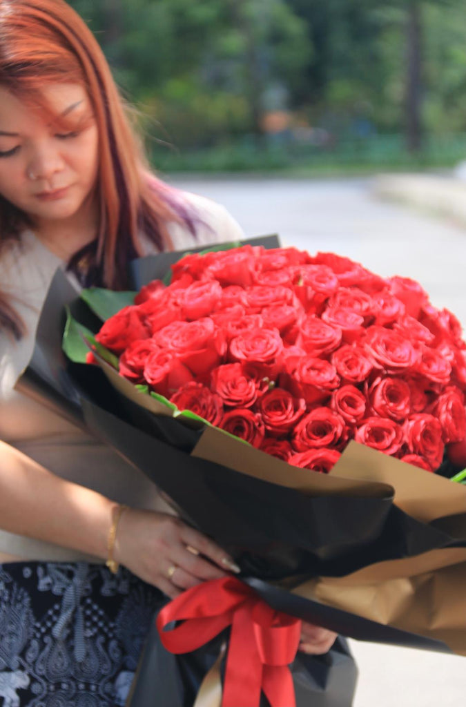 20-50-99 Red Rose Hand Bouquet | V8 - Jade Valley Gifts & Floral Design Centre