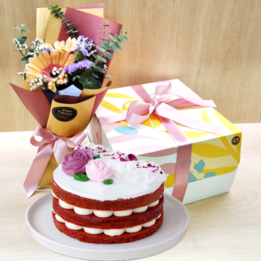 Cake with Flower Bouquet | MD118 - Jade Valley Gifts & Floral Design Centre