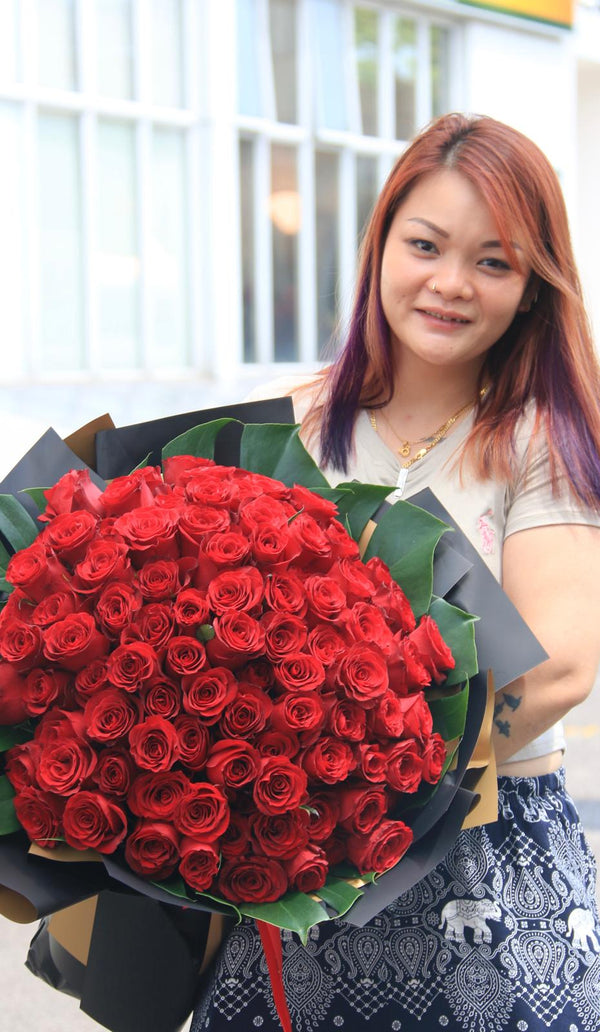 20-50-99 Red Rose Hand Bouquet | V8 - Jade Valley Gifts & Floral Design Centre