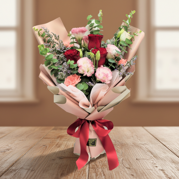 Hand Bouquet/BQ157 - Jade Valley Gifts & Floral Design Centre